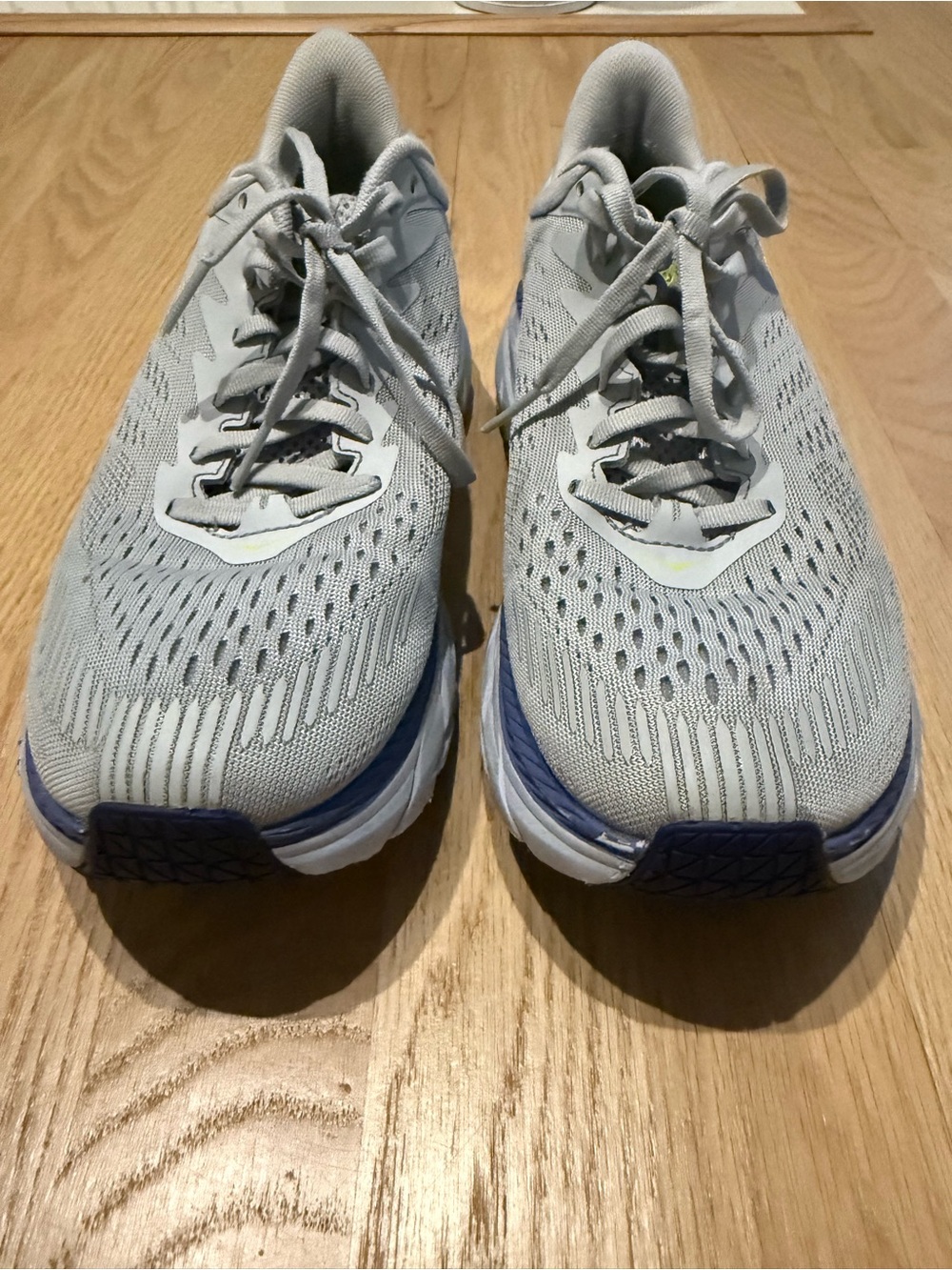 Woman’s Hoka One One size 9,